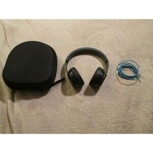Beats By Dre Solo 2 Headphones WIth Case
